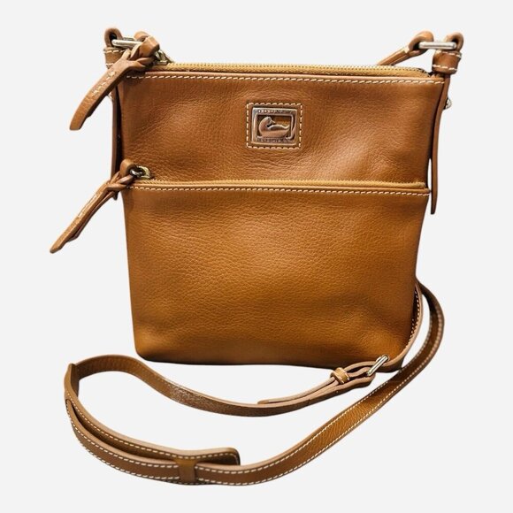 Dooney & Bourke Dillen Letter Carrier Caramel Color Pebbled Leather Lightweight - Picture 6 of 10